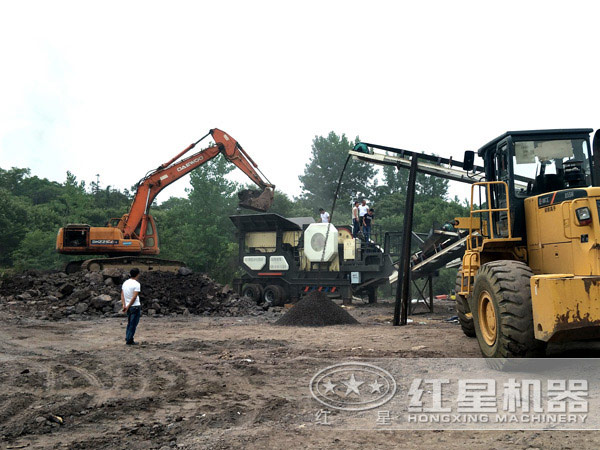 轉(zhuǎn)場靈活，移動自由的矸石移動破碎機(jī)