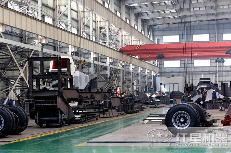 可流動的全自動錘式粉碎機車間生產(chǎn)，工匠精神，性能優(yōu)良