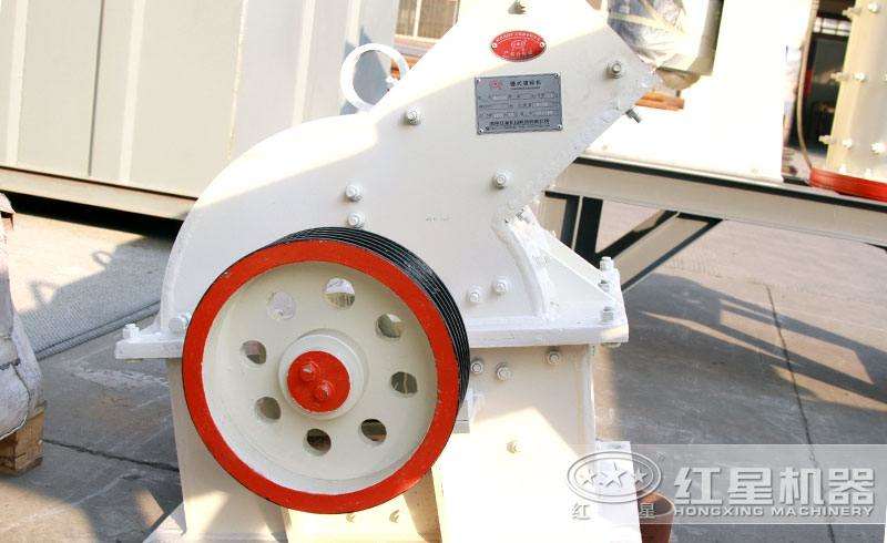 多種型號(hào)錘式破碎機(jī)，不同產(chǎn)量，可滿(mǎn)足用戶(hù)不同需求