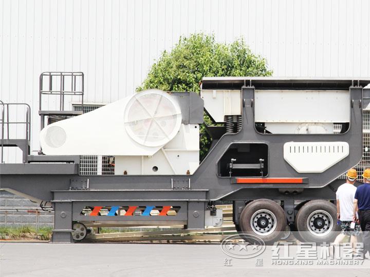客戶到場參觀輪胎移動破，七大模塊，多種組合，滿足用戶需求
