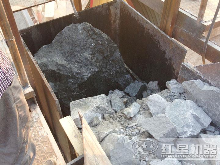 印尼尾礦加工現(xiàn)場，進料粒度大，出料5-10mm