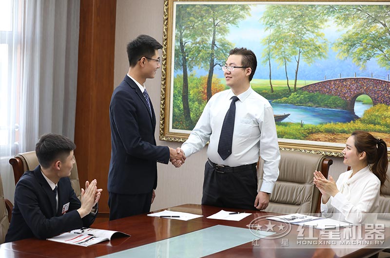 客戶來(lái)廠實(shí)地考察，簽訂合同 