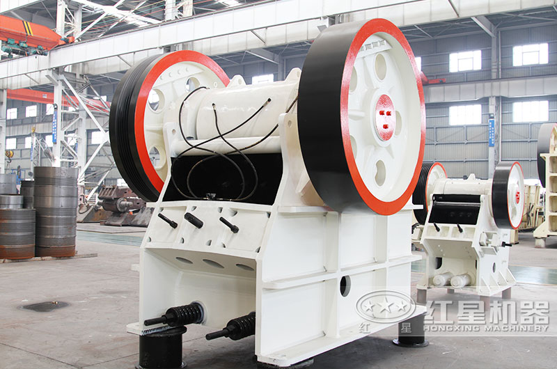 歐版顎式破碎機(jī)，粗碎破碎比大